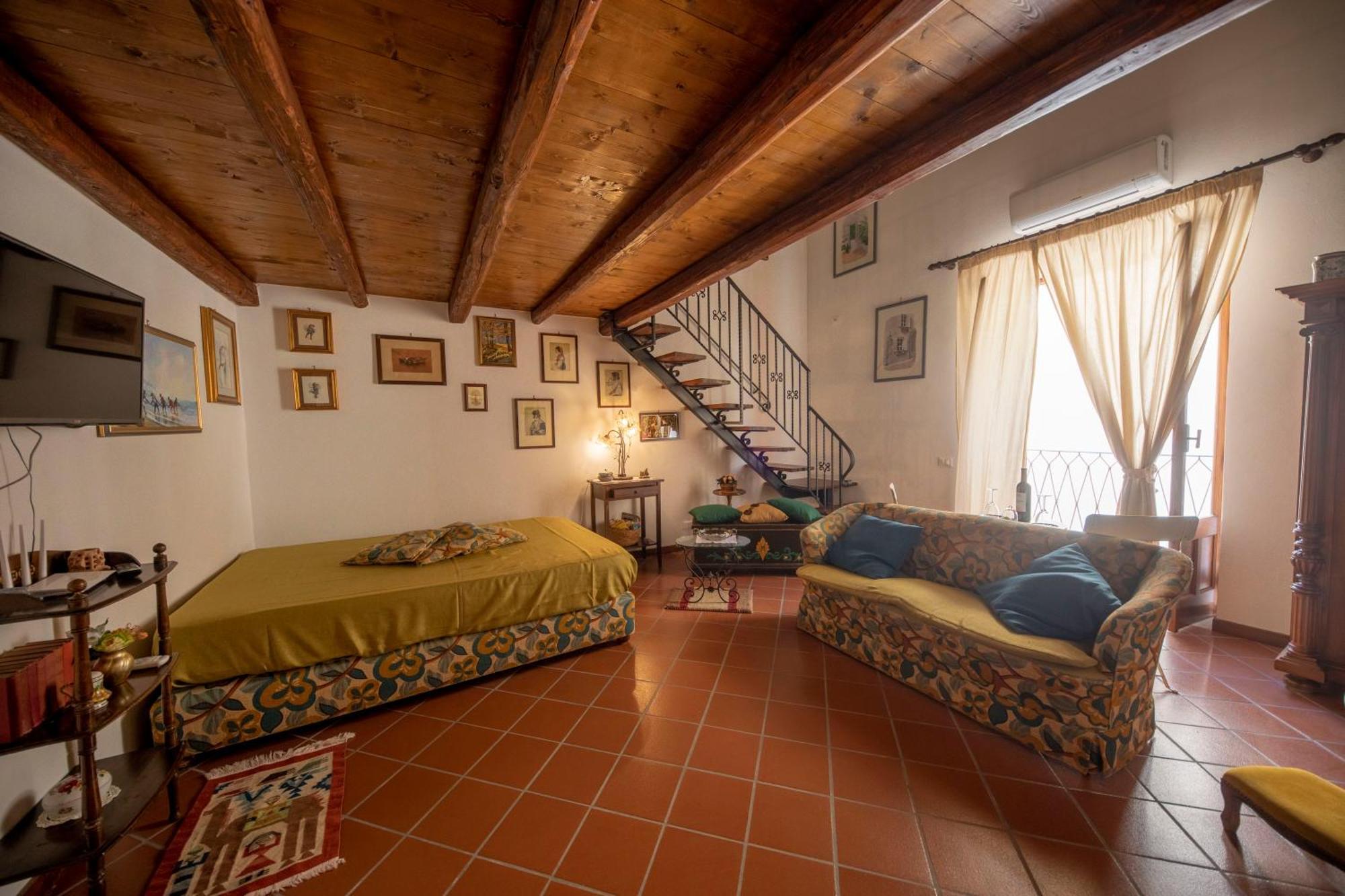 Familyholidays La Finestra Di Fronte เชฟาลู ภายนอก รูปภาพ